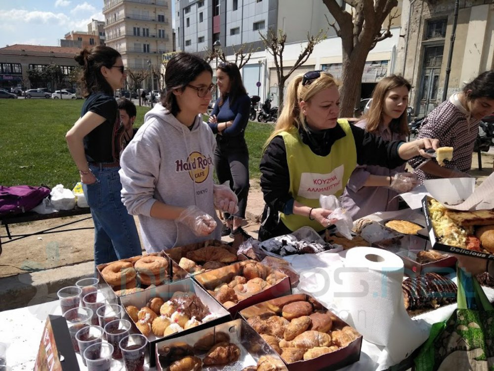 Φοιτητές-τριες της Αρχιτεκτονικής μαγείρεψαν και προσέφεραν γεύμα μαζί με την Κουζίνα Αλληλεγγύης
