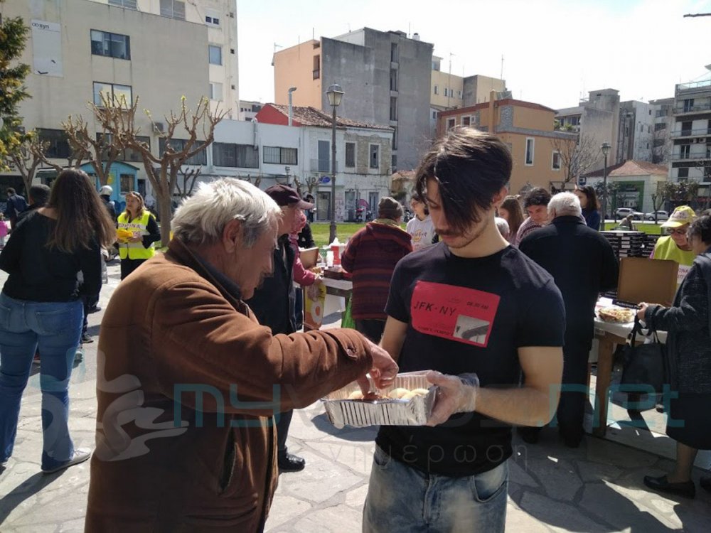 Φοιτητές-τριες της Αρχιτεκτονικής μαγείρεψαν και προσέφεραν γεύμα μαζί με την Κουζίνα Αλληλεγγύης