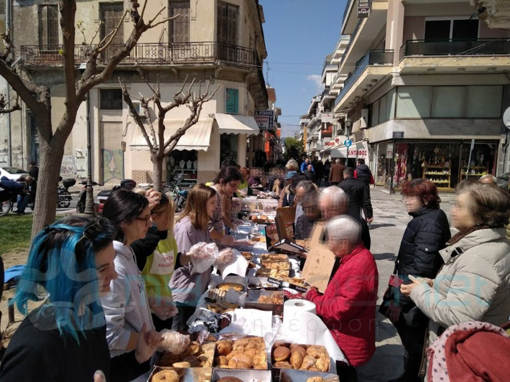 Φοιτητές-τριες της Αρχιτεκτονικής μαγείρεψαν και προσέφεραν γεύμα μαζί με την Κουζίνα Αλληλεγγύης