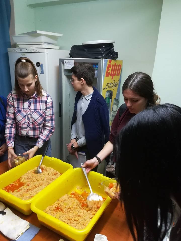 Γέμισε η Κουζίνα Αλληλεγγύης Βόλου παιδικά χαμόγελα, 20-03-2018