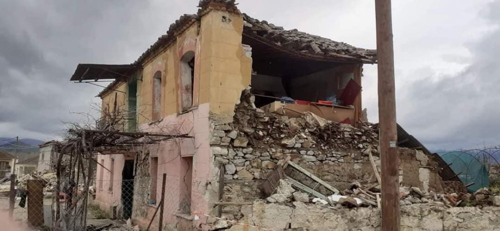 Στους σεισμόπληκτους στο Μεσοχώρι και τον Δομένικο, χωριά της Ελασσόνας