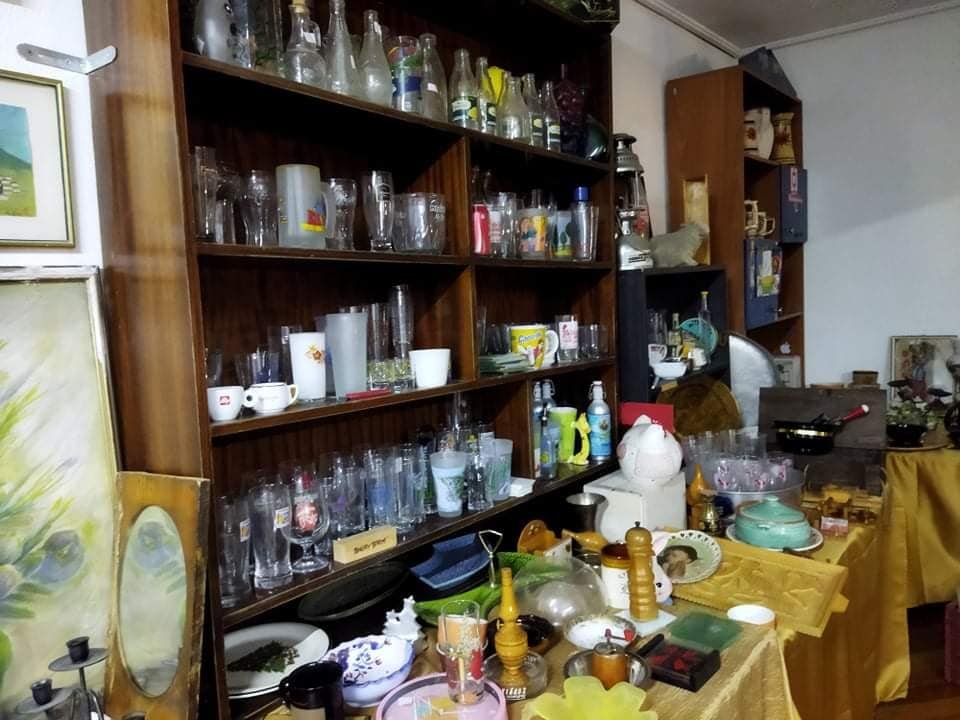 To κατάστημά μας Η ΑΛΕΠΟΥ ΣΤΟ ΠΑΖΑΡΙ