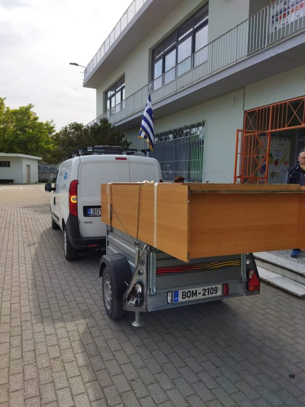 Προσφορά βιβλίων και βιβλιοθήκης στο 3ο και 9ο Δημοτικό Σχολείο Ν. Ιωνίας Βόλου