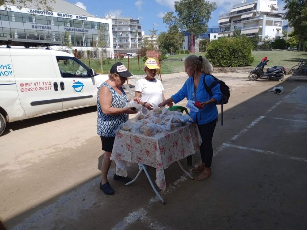 Η Κουζίνα Αλληλεγγύης Βόλου κοντά στους πλημμυροπαθείς του Βόλου 