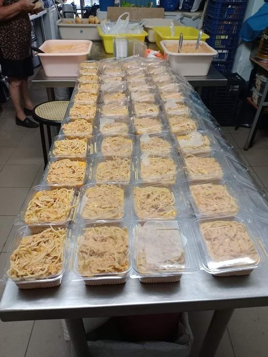 100 μερίδες φαγητό από την Κουζίνα Αλληλεγγύης Βόλου