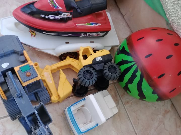 Χαρίστηκαν από την Κουζίνα Αλληλεγγύης Βόλου 