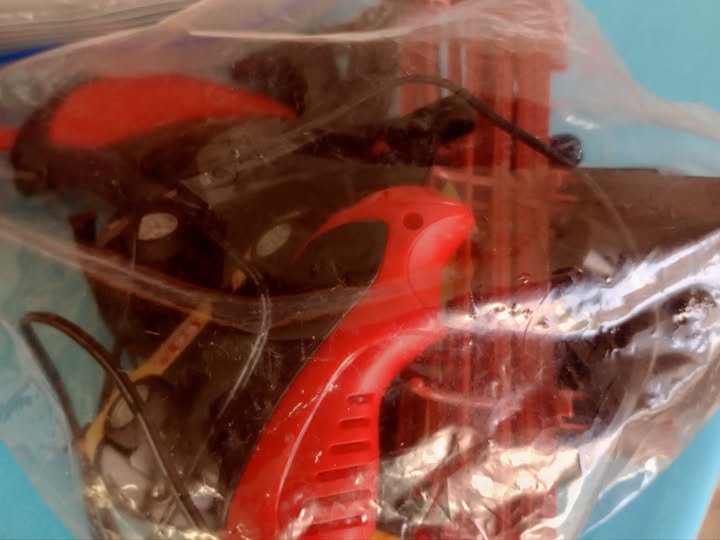 Χαρίστηκαν από την Κουζίνα Αλληλεγγύης Βόλου 