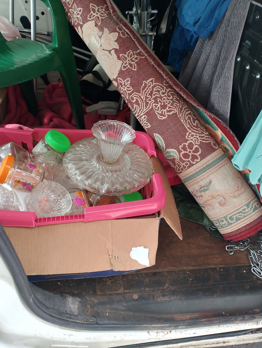 Χαρίστηκαν από την Κουζίνα Αλληλεγγύης Βόλου 