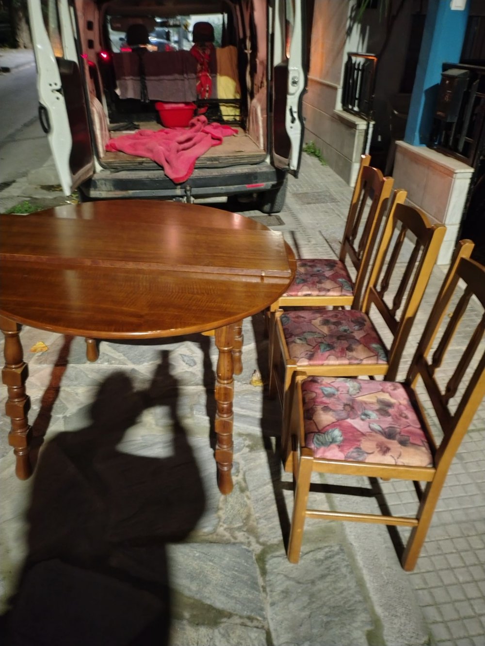 Χαρίστηκαν από την Κουζίνα Αλληλεγγύης Βόλου 