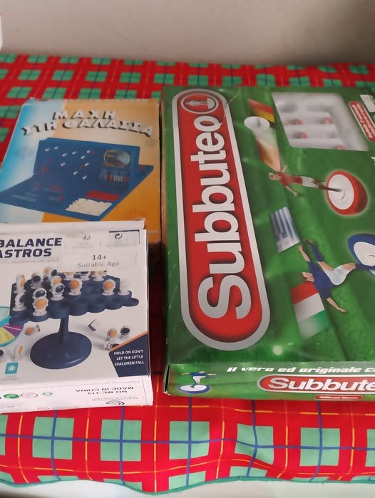 Χαρίστηκαν από την Κουζίνα Αλληλεγγύης Βόλου 