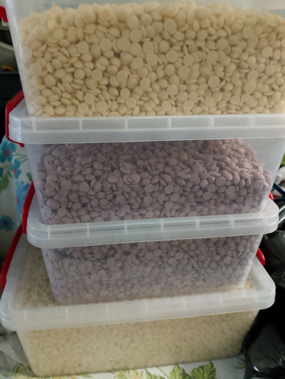 Η Κουζίνα Αλληλεγγύης Βόλου ευχαριστεί τον κ. Νίκο για τις σοκολάτες που μας πρόσφερε