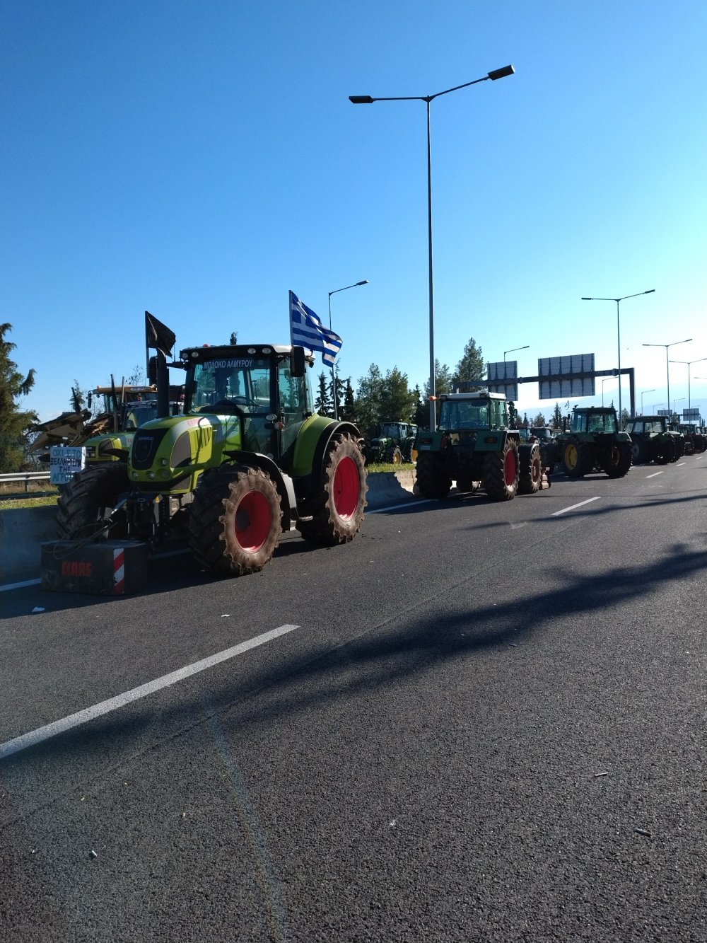 Η Κουζίνα Αλληλεγγύης Βόλου στους αγρότες στις Μικροθήβες