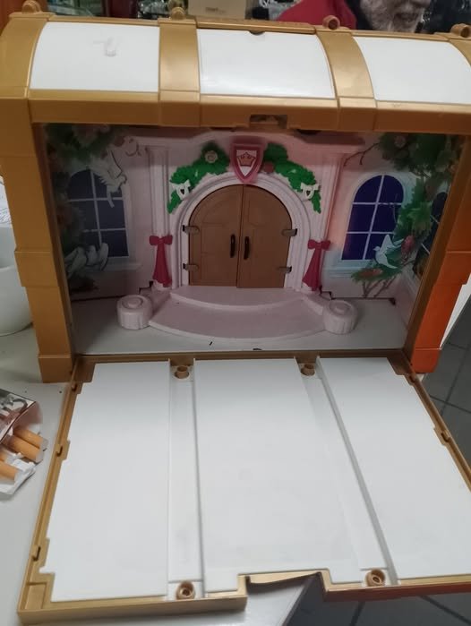 Χαρίστηκαν από την Κουζίνα Αλληλεγγύης Βόλου 